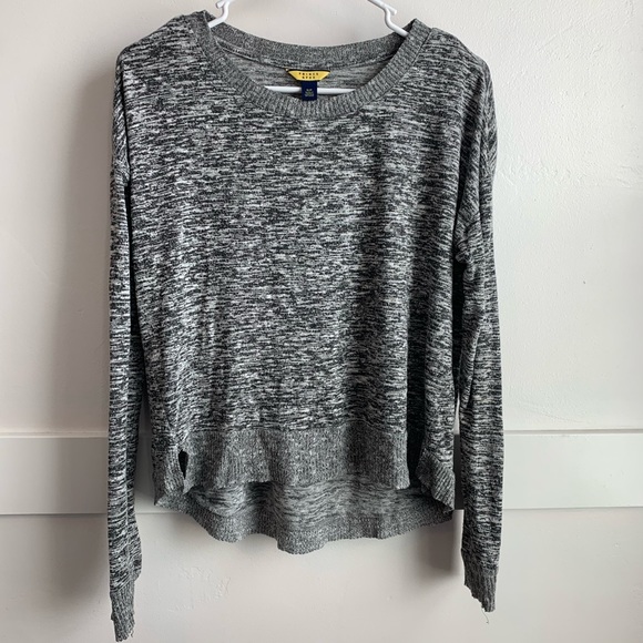 Prince & Fox Heathered Gray High-Low Crewneck Sweater - Picture 1 of 4